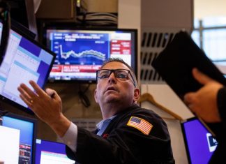 > Stock market drops nearly 400 points today, yields rise into 2024 highs.** Investors are growing gloomy about the possibility the Fed will delay a rate cut until the second half of the year. https://tinyurl.com/2brxmu68